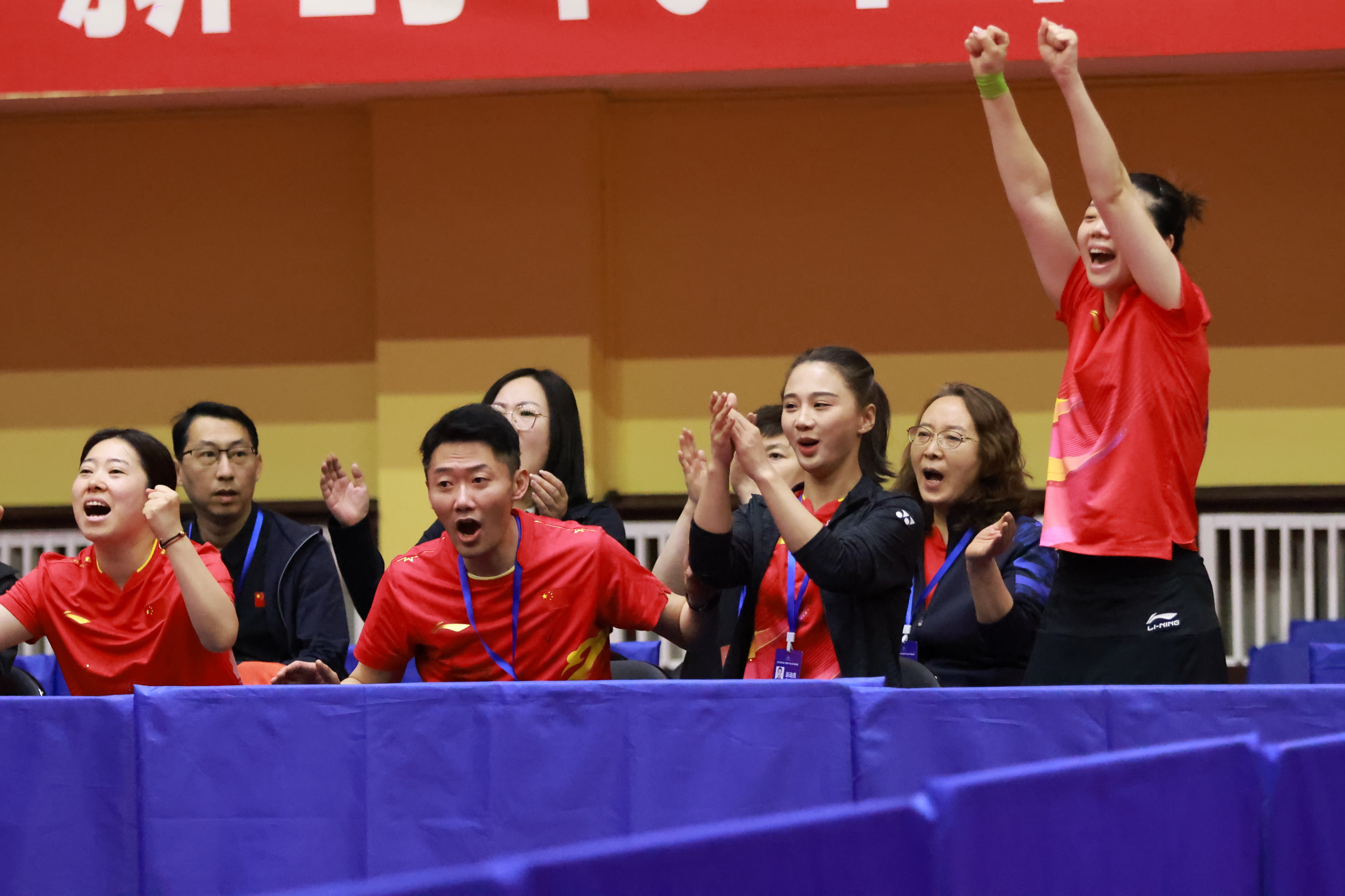 壹号娱乐APP-关于运动员们在场上展现出色的领导才能和团队协作精神的信息